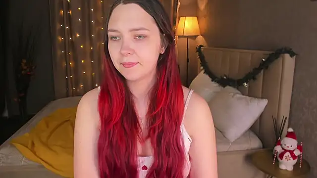 Monica  Queen online show from December 15, 2025, 12:05 am