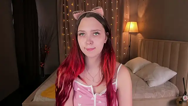 Monica  Queen online show from November 24, 2025, 5:29 am