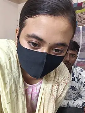 Snapshot of Love_Queen11 chatting on November 5, 2025, 5:05 pm Love Queen11 online show from November 5, 2025, 5:05 pm