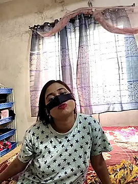 Snapshot of Love_Queen11 chatting on October 26, 2025, 8:48 am Love Queen11 online show from October 26, 2025, 8:48 am