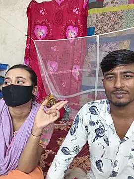 Snapshot of Love_Queen11 chatting on November 4, 2025, 5:28 pm Love Queen11 online show from November 4, 2025, 5:28 pm