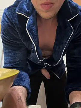 Italianofirenze online show from March 19, 2026, 9:37 pm