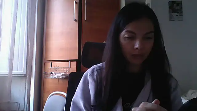 Snapshot of Lorivell chatting on November 18, 2025, 10:40 am Lorivell online show from November 18, 2025, 10:40 am