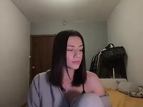 Zoryella online show from October 23, 2025, 3:32 pm