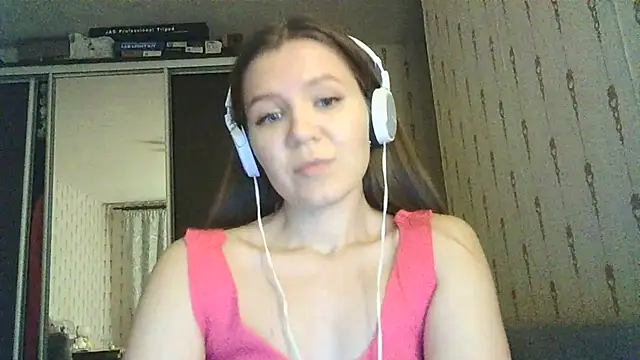 Kalivess online show from October 24, 2025, 8:08 pm