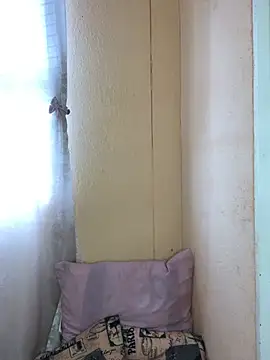 Snapshot of Caramel102004 chatting on January 16, 2026, 8:51 am Caramel102004 online show from January 16, 2026, 8:51 am