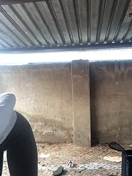 Snapshot of Caramel102004 chatting on December 21, 2025, 8:49 am Caramel102004 online show from December 21, 2025, 8:49 am