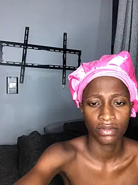 Snapshot of Caramel102004 chatting on February 10, 2026, 11:26 pm Caramel102004 online show from February 10, 2026, 11:26 pm