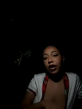 Snapshot of DarkFantisyxx chatting on October 28, 2025, 10:41 pm DarkFantisyxx online show from October 28, 2025, 10:41 pm