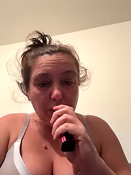 Eleanorxx online show from November 1, 2025, 10:03 pm