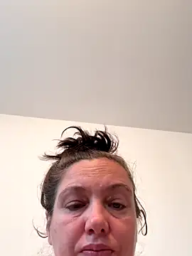 Eleanorxx online show from October 28, 2025, 8:24 am