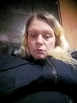 Snapshot of Fiona696 chatting on October 12, 2025, 10:11 pm Fiona696 online show from October 12, 2025, 10:11 pm