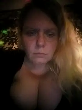 Snapshot of Fiona696 chatting on October 8, 2025, 4:29 pm Fiona696 online show from October 8, 2025, 4:29 pm