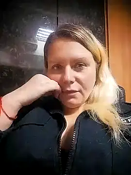 Snapshot of Fiona696 chatting on October 1, 2025, 3:38 pm Fiona696 online show from October 1, 2025, 3:38 pm