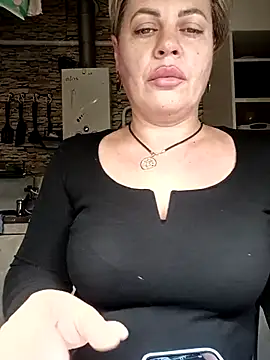 Snapshot of Fiona696 chatting on October 28, 2025, 3:33 pm Fiona696 online show from October 28, 2025, 3:33 pm