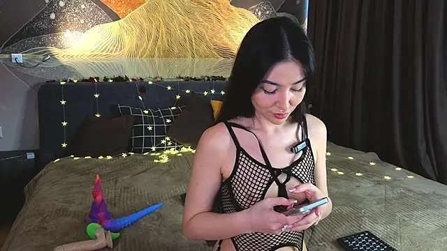 MilaYumi online show from March 15, 2026, 10:00 am