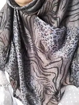 Miss Rose   online show from April 1, 2026, 5:31 am