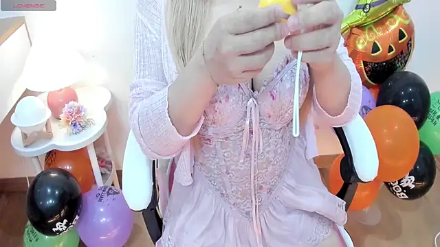 Snapshot of _itsyumi_ chatting on October 27, 2025, 1:45 pm itsyumi online show from October 27, 2025, 1:45 pm