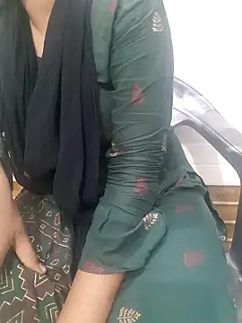Snapshot of Anchal-si chatting on September 30, 2025, 4:46 pm Anchal-si online show from September 30, 2025, 4:46 pm