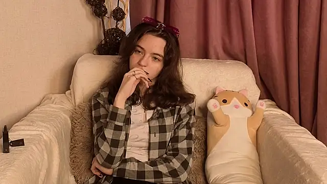 TarahCayne online show from October 21, 2025, 8:14 am