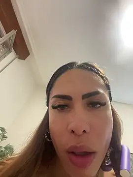 Snapshot of Naomi24herr chatting on June 5, 2026, 1:06 pm Naomi24herr online show from June 5, 2026, 1:06 pm