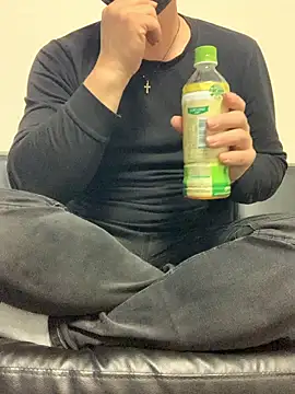 Snapshot of mj-story chatting on November 2, 2025, 7:46 am mj-story online show from November 2, 2025, 7:46 am