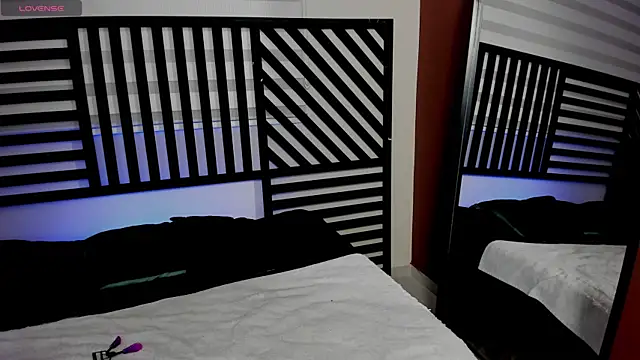 Cattleya veloza   online show from December 5, 2025, 8:39 pm