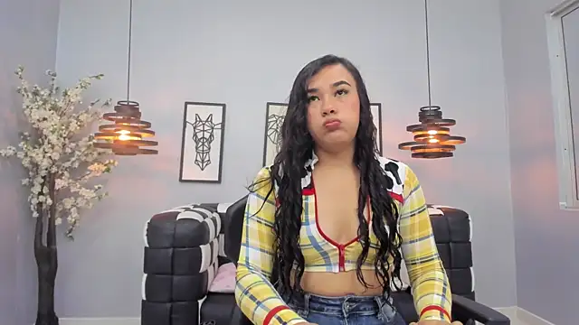 Snapshot of Kira_Naughty chatting on October 20, 2025, 11:44 am Kira Naughty online show from October 20, 2025, 11:44 am