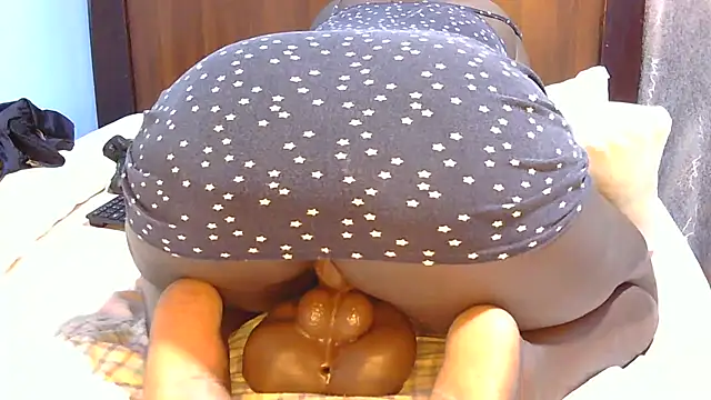 Snapshot of SpiceySnack chatting on February 20, 2026, 6:26 am SpiceySnack online show from February 20, 2026, 6:26 am