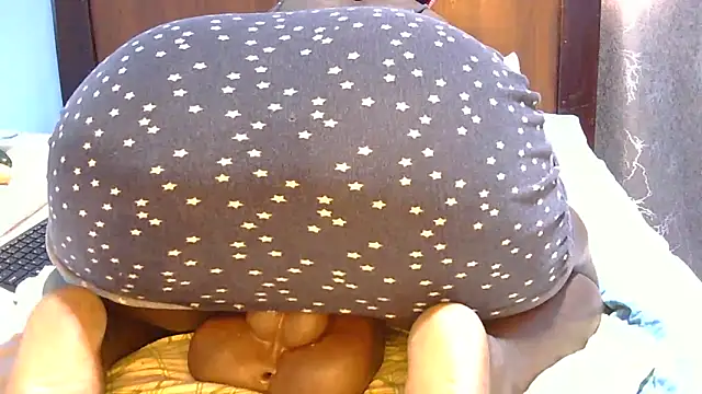 Snapshot of SpiceySnack chatting on March 1, 2026, 10:48 am SpiceySnack online show from March 1, 2026, 10:48 am