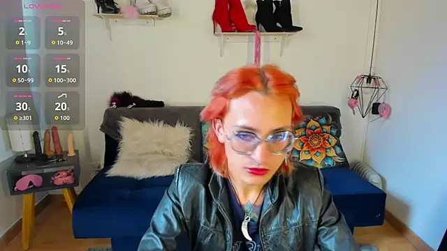 Moon Fox online show from November 1, 2025, 8:36 pm