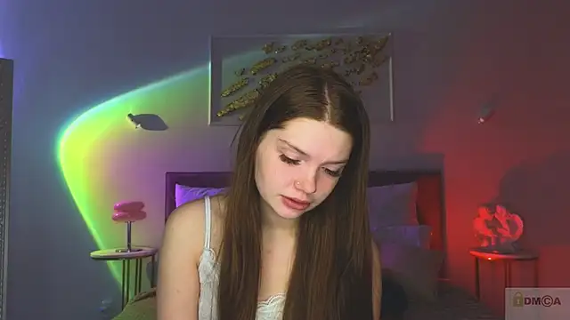 Nicole Broown  online show from December 16, 2025, 9:19 pm