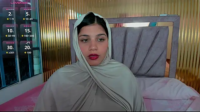 Snapshot of Amyra_Rasi chatting on November 17, 2025, 7:29 pm Amyra Rasi online show from November 17, 2025, 7:29 pm