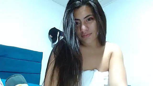 Maira Diaz online show from November 5, 2025, 3:26 pm