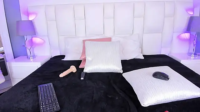 Snapshot of LilianGomez_ chatting on October 11, 2025, 3:35 pm LilianGomez online show from October 11, 2025, 3:35 pm