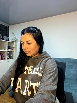bianca jhonsson online show from October 20, 2025, 2:57 am