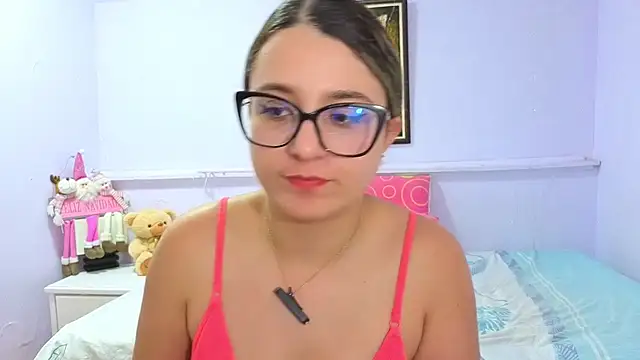 Snapshot of katiaa_lovv chatting on November 14, 2025, 3:05 pm katiaa lovv online show from November 14, 2025, 3:05 pm