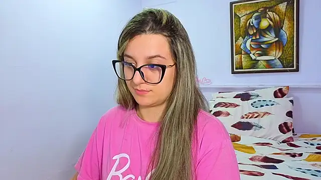 Snapshot of katiaa_lovv chatting on October 13, 2025, 2:24 am katiaa lovv online show from October 13, 2025, 2:24 am