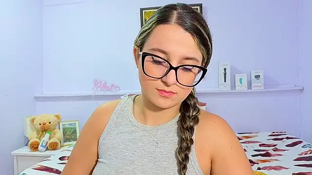 Snapshot of katiaa_lovv chatting on October 2, 2025, 11:57 am katiaa lovv online show from October 2, 2025, 11:57 am