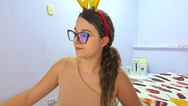 Snapshot of katiaa_lovv chatting on December 14, 2025, 1:39 pm katiaa lovv online show from December 14, 2025, 1:39 pm