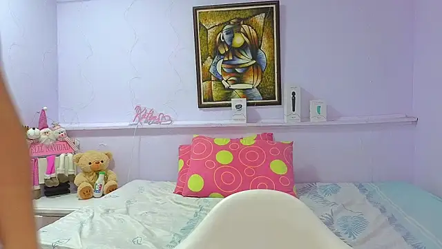 Snapshot of katiaa_lovv chatting on November 12, 2025, 12:09 pm katiaa lovv online show from November 12, 2025, 12:09 pm