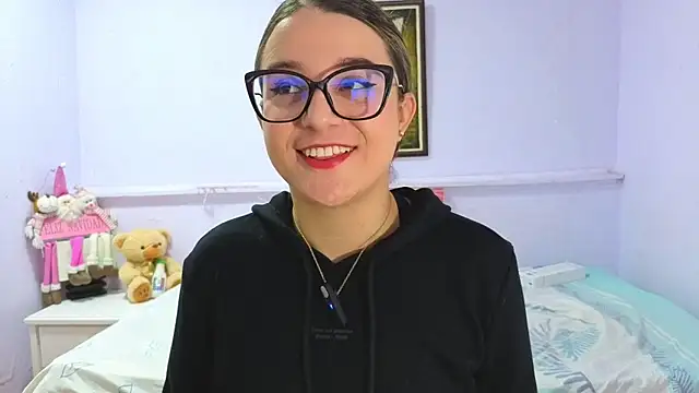 Snapshot of katiaa_lovv chatting on November 15, 2025, 11:58 am katiaa lovv online show from November 15, 2025, 11:58 am