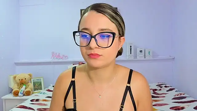 Snapshot of katiaa_lovv chatting on October 4, 2025, 11:56 am katiaa lovv online show from October 4, 2025, 11:56 am