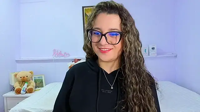 Snapshot of katiaa_lovv chatting on October 8, 2025, 11:45 am katiaa lovv online show from October 8, 2025, 11:45 am