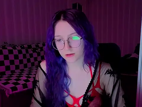 Snapshot of violet-siren-x chatting on May 28, 2026, 5:52 pm violet-siren-x online show from May 28, 2026, 5:52 pm