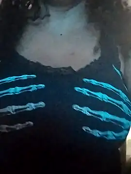 MEYBELLATINA online show from October 31, 2025, 11:11 pm