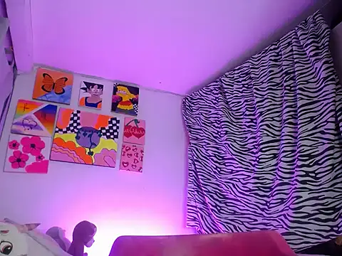 Snapshot of Nahomyyy chatting on December 4, 2025, 10:47 am Nahomyyy online show from December 4, 2025, 10:47 am