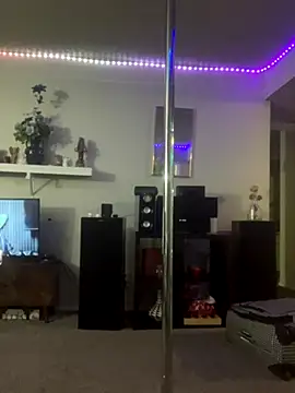 Snapshot of BuzzBunni69 chatting on November 23, 2025, 10:47 am BuzzBunni69 online show from November 23, 2025, 10:47 am