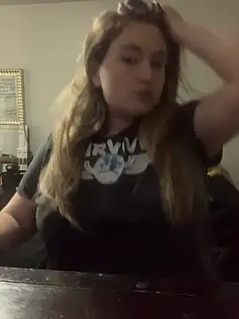 Snapshot of BuzzBunni69 chatting on October 29, 2025, 9:52 am BuzzBunni69 online show from October 29, 2025, 9:52 am