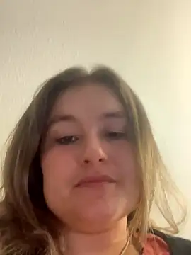 Snapshot of BuzzBunni69 chatting on November 19, 2025, 12:32 am BuzzBunni69 online show from November 19, 2025, 12:32 am